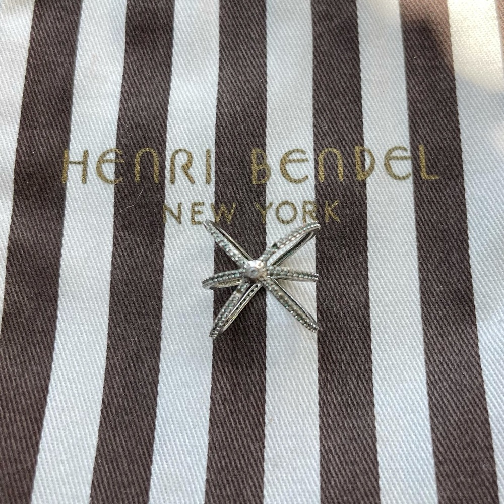 Henri Bendel Criss Cross X Orbit Ring in Silver